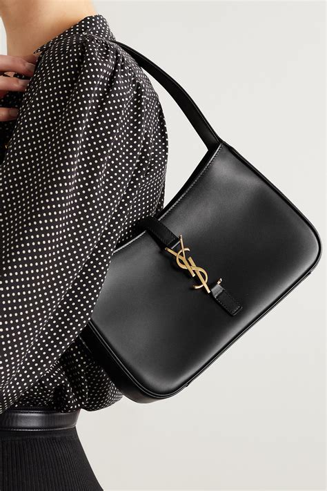 Yves Saint Laurent Shoulder Bags 